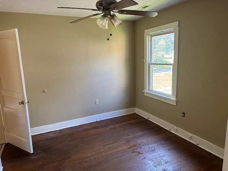 1700 Johnson Dr — Photo 9