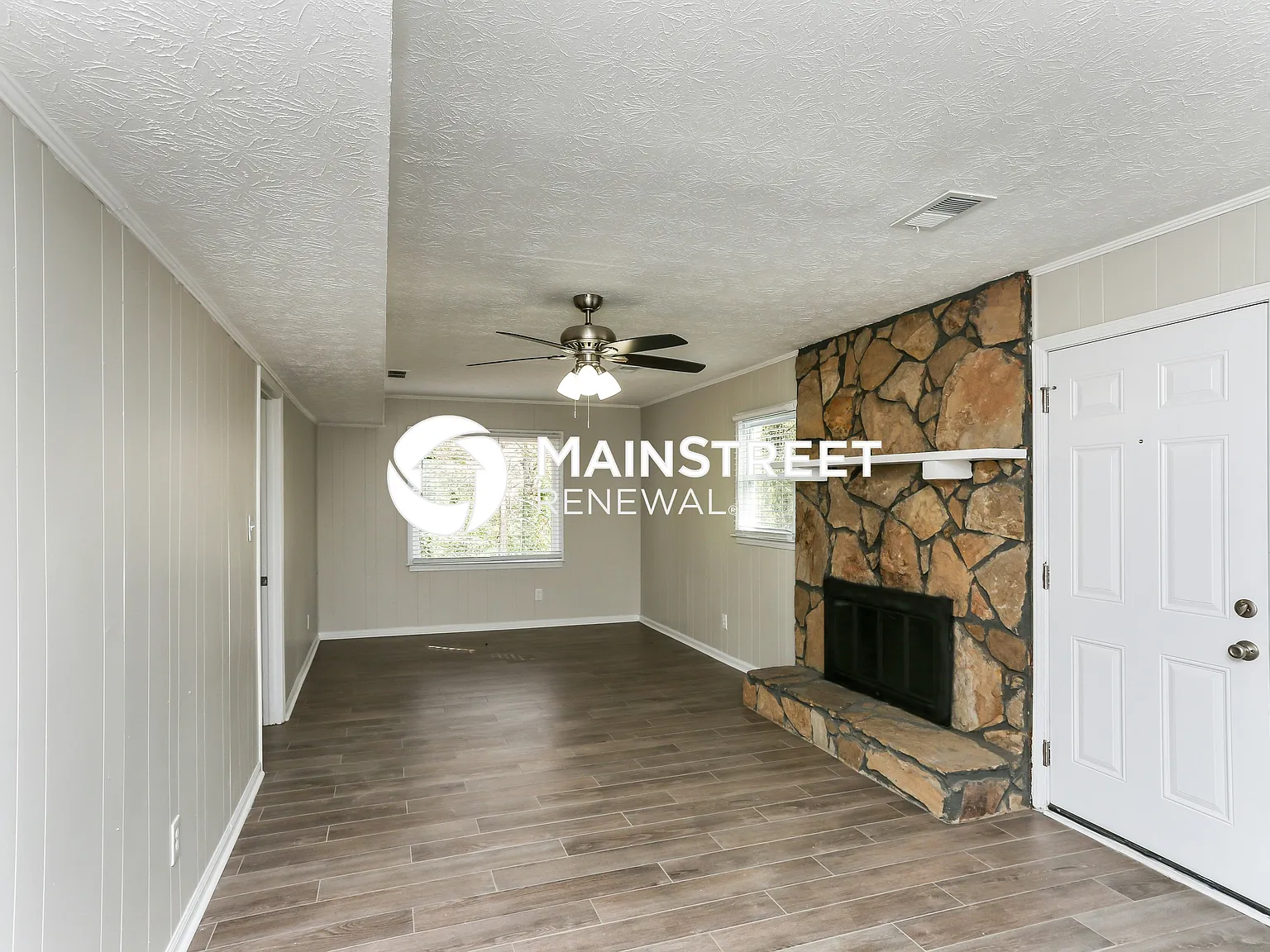 588 Michael Court — Photo 3