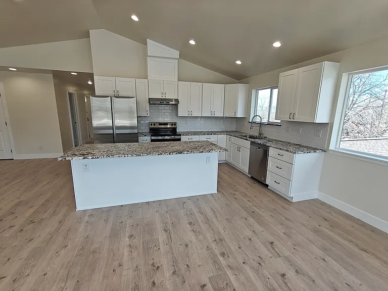 6662 S Highland Dr — Photo 5