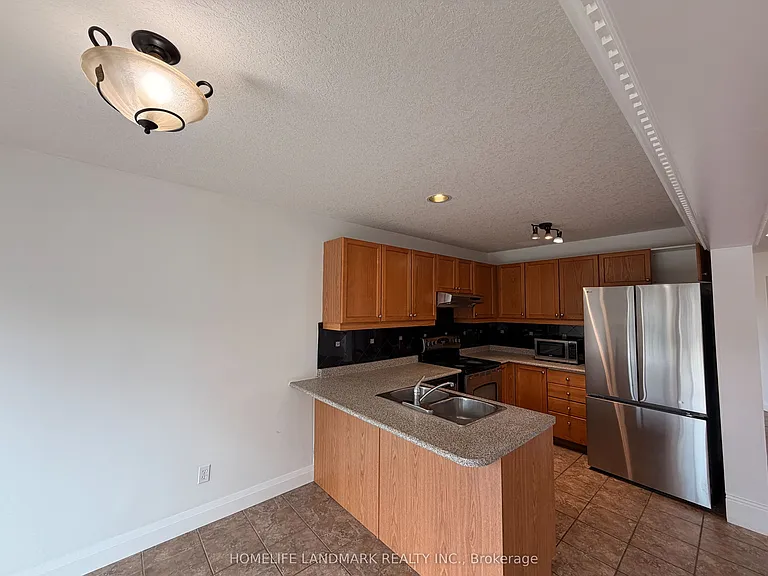 921 Windflower Pl — Photo 3