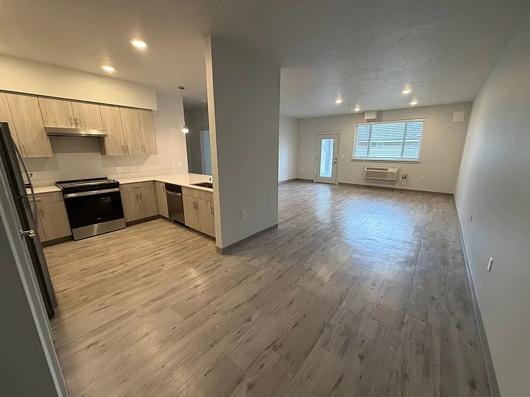 Nathan Apartments — Photo 16