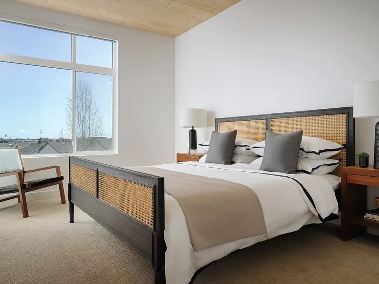The Apartment Collection at Bay Meadows — Photo 42