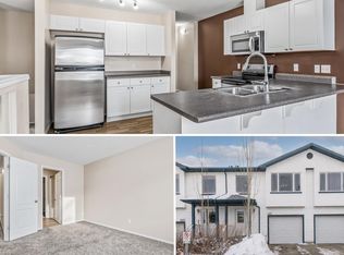 1421 Hermitage Rd NW, Edmonton, AB T5A4S1