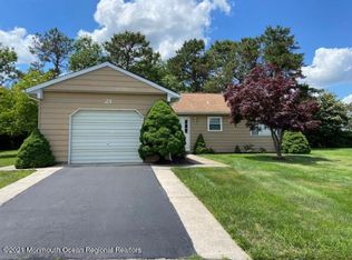21 Lyford Ct, Toms River, NJ 08757