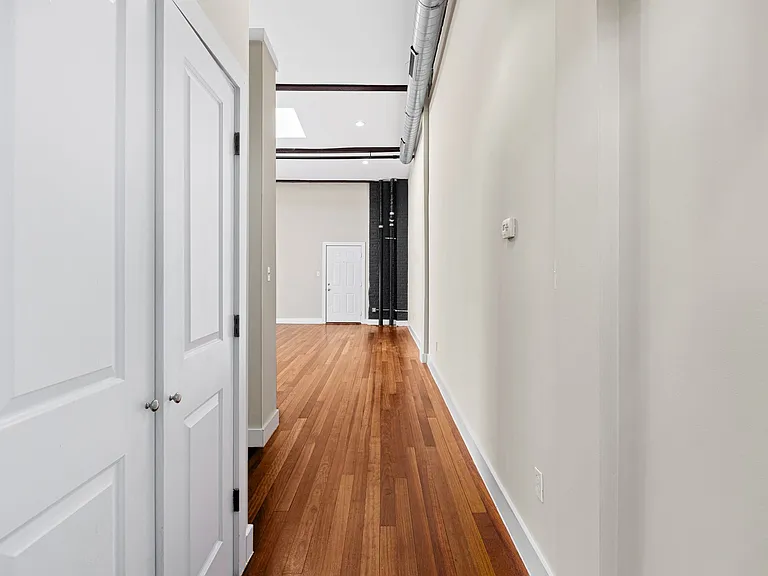 3421 Richmond St #202 — Photo 22