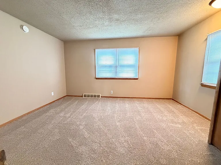 320 S 17th Street 1626 4th Ave — Photo 6