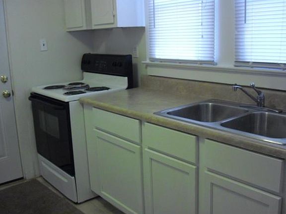 5th image of 4868 Kennebeck Ave