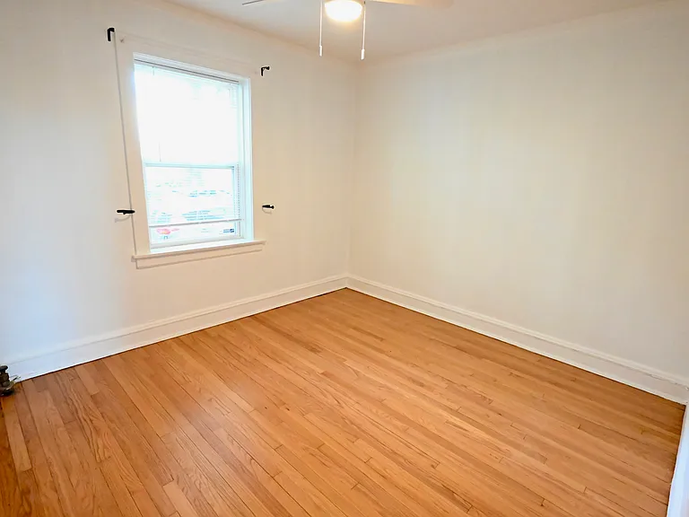 2421 W Ardmore Ave #1 — Photo 8