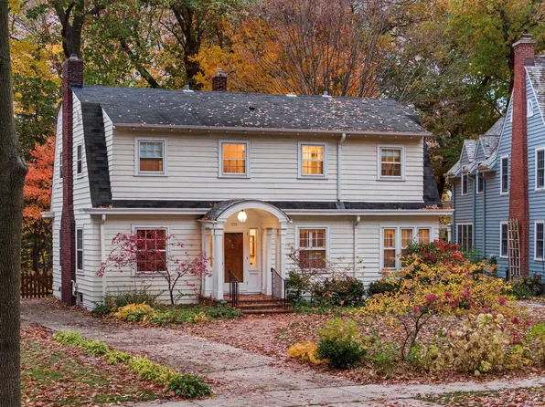 996 East Circle DRIVE, Whitefish Bay, WI 53217