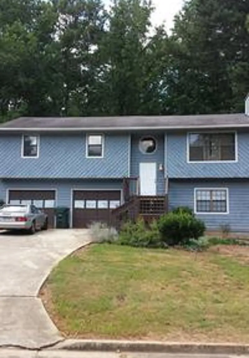 3 bed, 2000 sqft, $1,800 — Photo 1