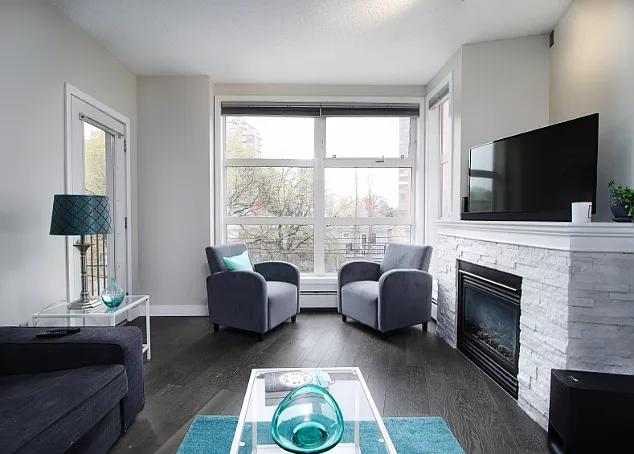 315 24th Ave SW — Photo 2