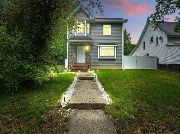 446 Pequoig Ave, Athol, MA 01331