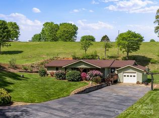 16 Tipton Hill Rd, Leicester, NC 28748