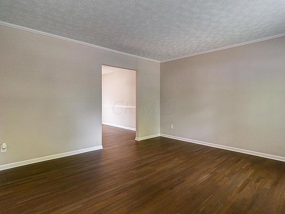 5th image of 743 Suntree Dr
