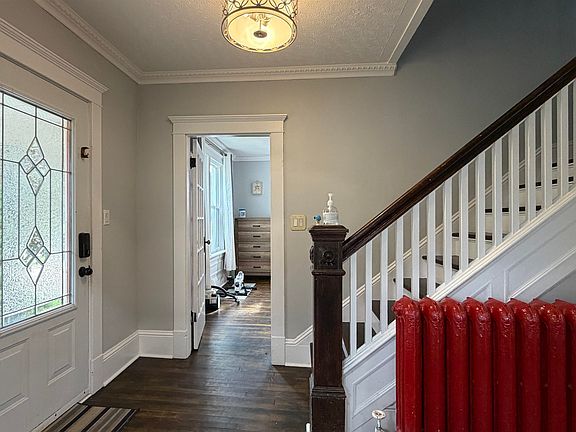 4th image of 364 Beaver St