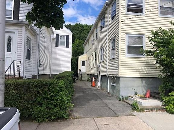 2nd image of 263 Pearl St #1