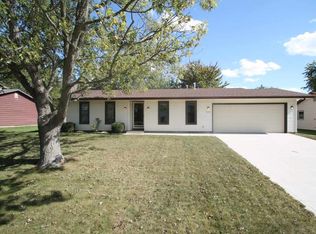 6120 Neighbor Dr, Fort Wayne, IN 46835