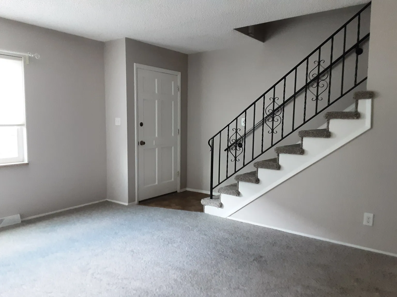 2 bed, 1674 sqft, $2,100 — Photo 2