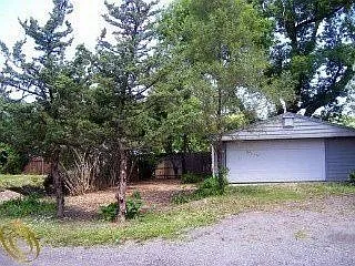 2211 Austin Dr photo 1