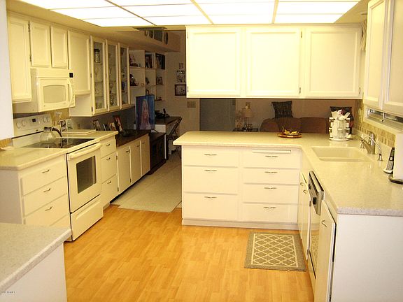 3rd image of 10417 W Carob Dr