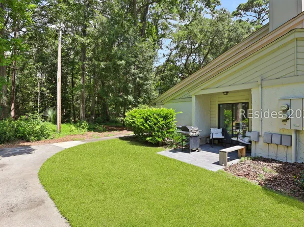 96 Mathews Dr APT 34, Hilton Head Island, SC 29926