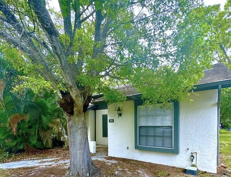599 Capistrano Ct