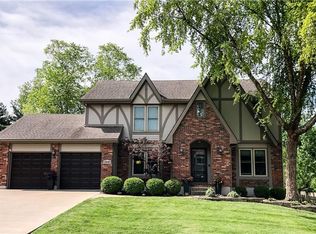 2641 NW Bent Tree Cir, Lees Summit, MO 64081