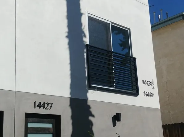 14427 Tiara St, Van Nuys, CA 91401