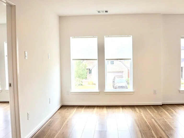 17631 Carnation Glen Dr — Photo 29