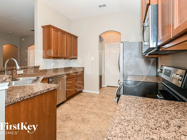 204 Troy Lane Red — Photo 8