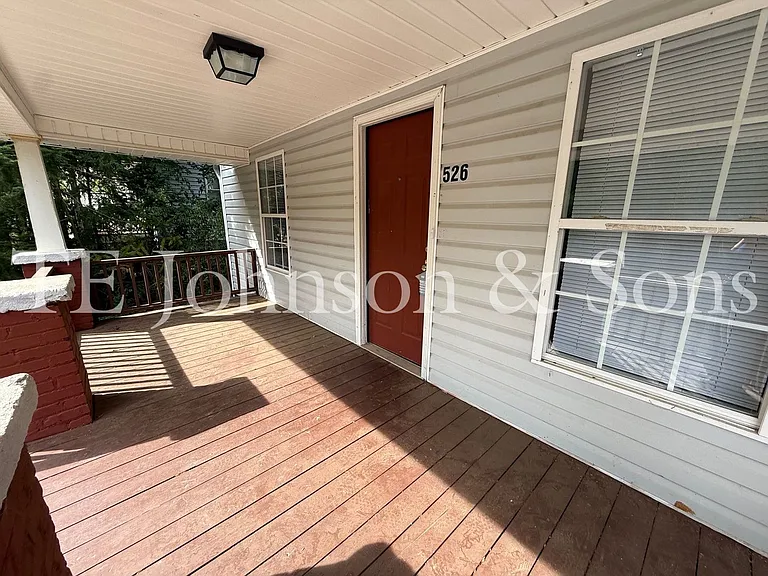 526 Chandler St — Photo 4