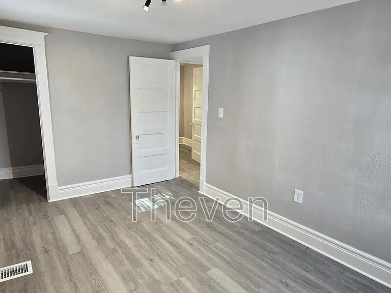 97 Davidson Ave — Photo 15