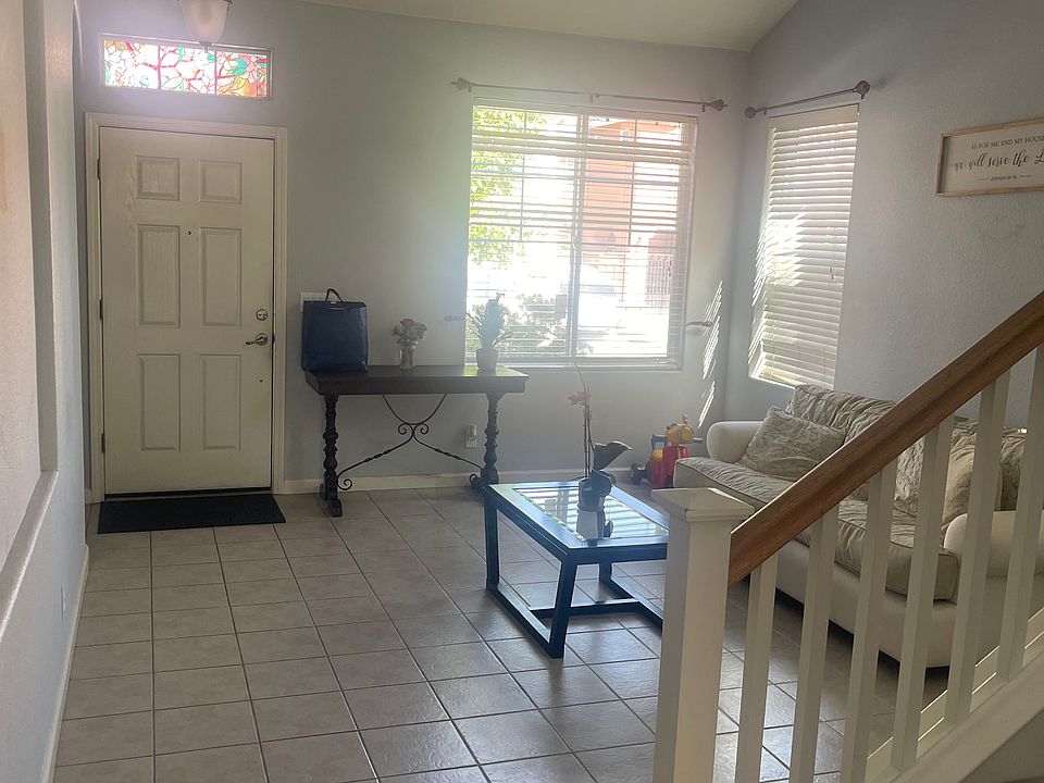 2nd image of 722 Cipres St