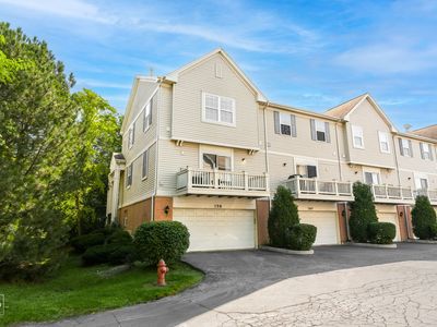 758 Hanbury Dr, Des Plaines, IL, 60016