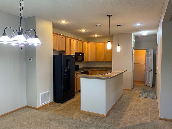 kitchen and dining room 1 - tall and plentiful cabinets