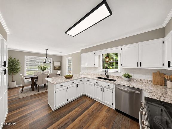 5th image of 2402 Spring Valley Cir