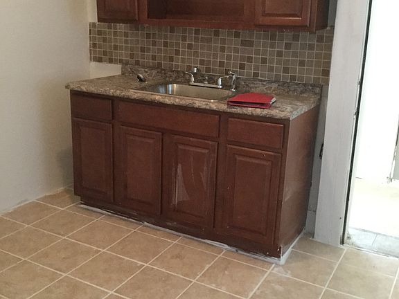 5th image of 2714 W Albert St