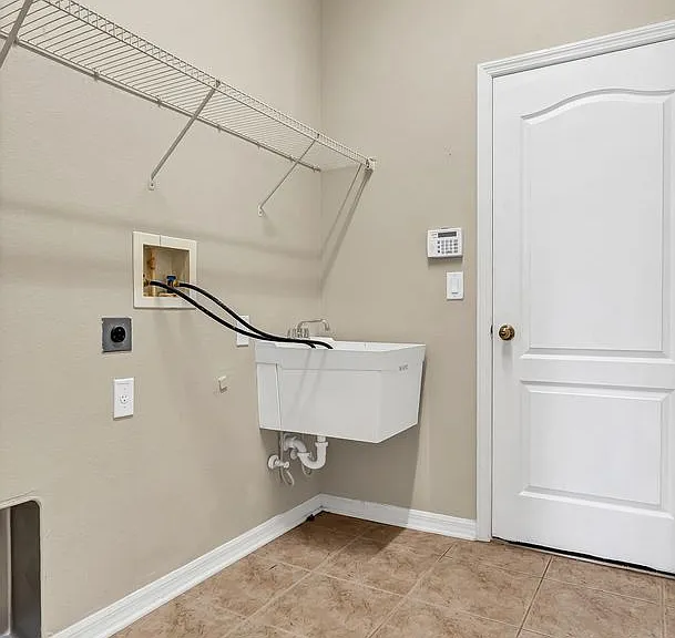 1341 Salmonberry St — Photo 43