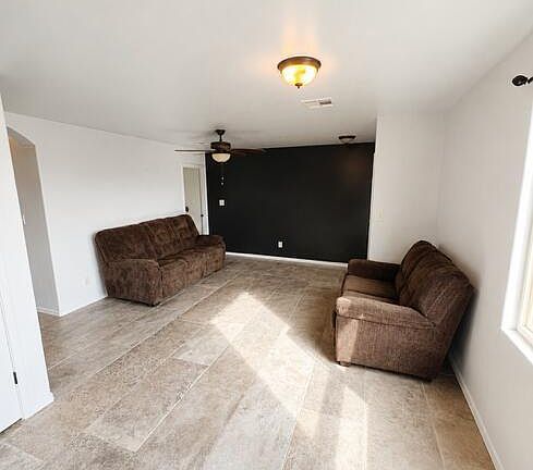 3rd image of 4463 Valle Del Luz