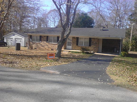 3rd image of 303 Melon Dr