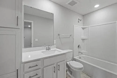 10904 Holly Pl N — Photo 17