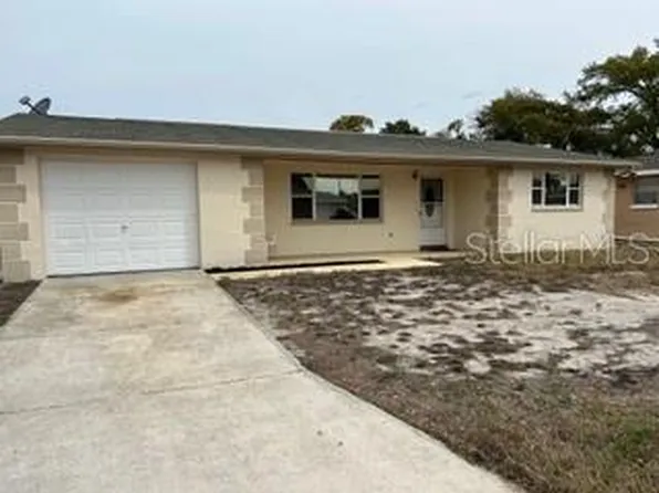 3607 Eisenhower Dr, Holiday, FL 34691