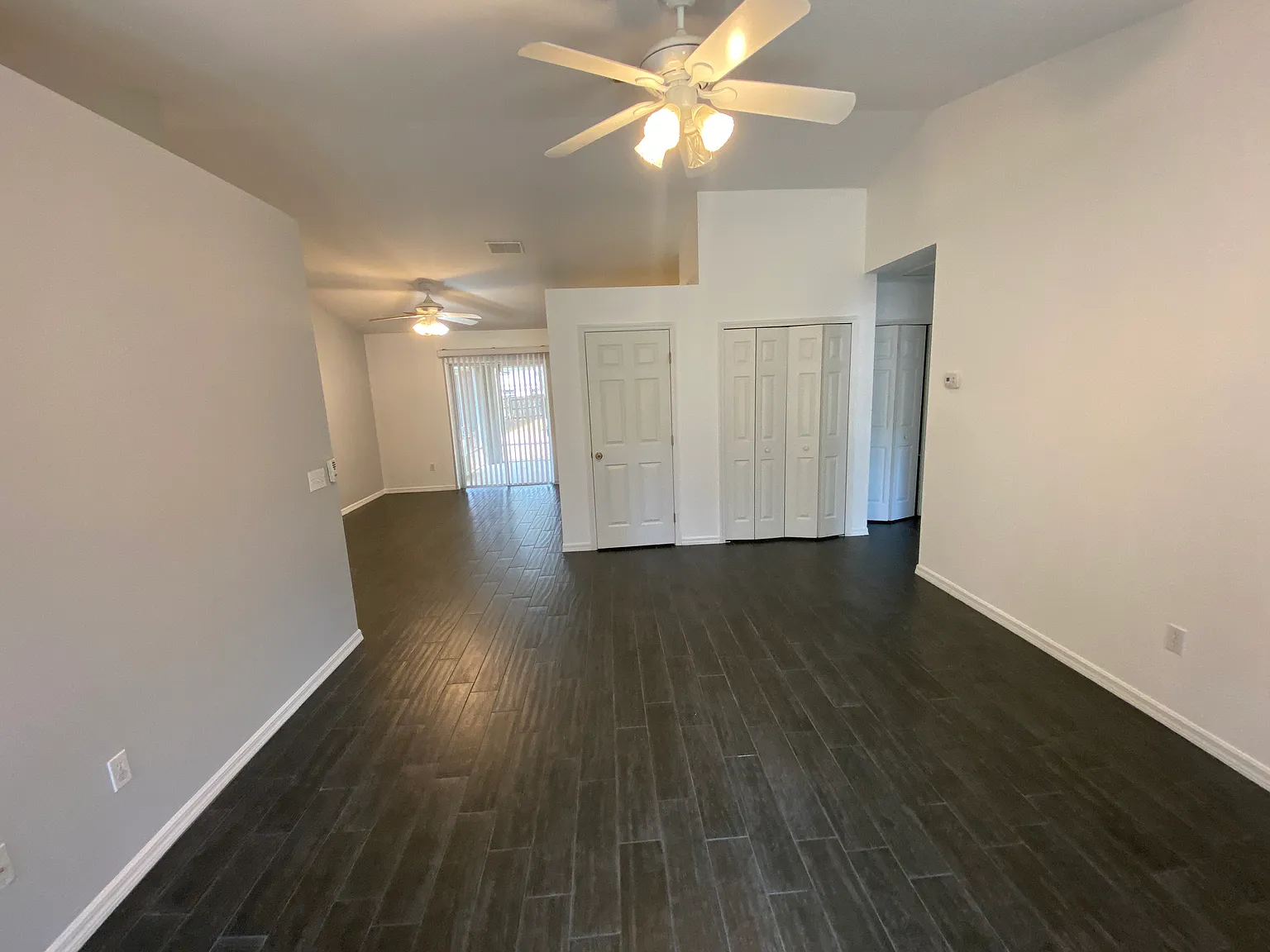Beautiful 3 bed 2 bath Home in Summerfield — Photo 2