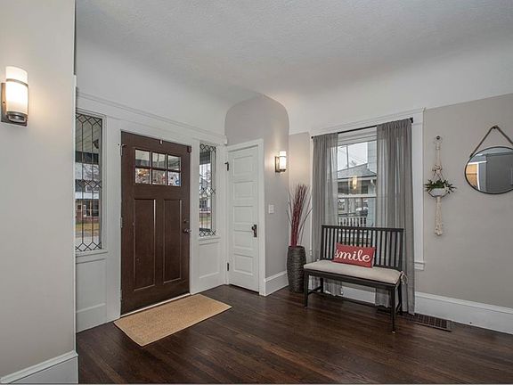 2nd image of 1496 Mars Ave