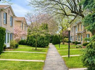 5475 Lakeshore Rd #51, Burlington, ON L7L 1E1