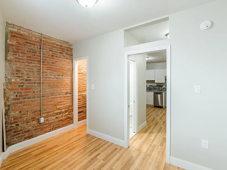 1126 E Passyunk Ave — Photo 2