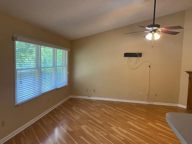 1424 Clear Brook Dr — Photo 23