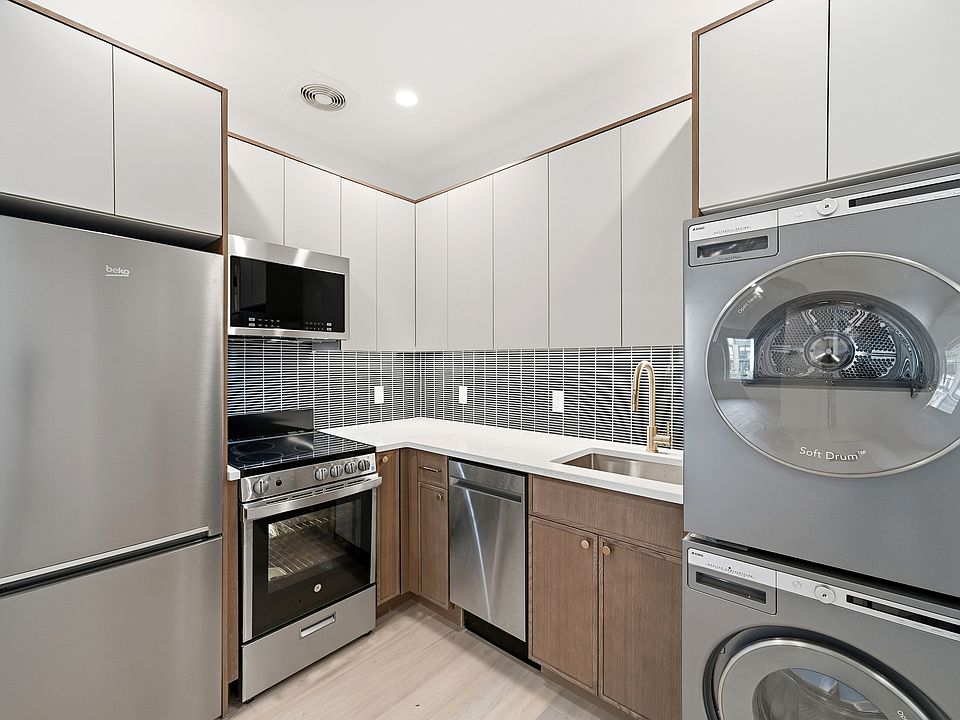 1st image of 109 S 3rd St APT 02C