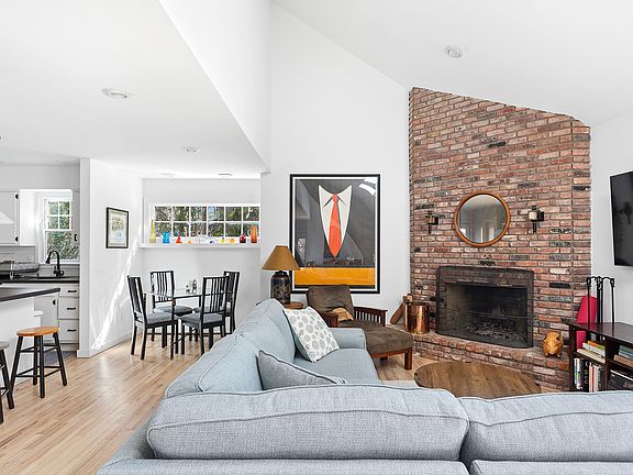 2nd image of 135 Wooley St