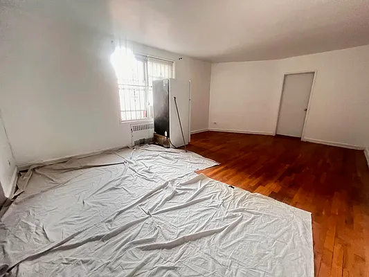 Rented by Queens Apartments Realty LLC | media 8